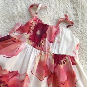 Sleeveless flower dress